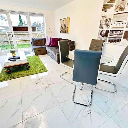 Paradigm House, Stunning 2-Bedroom Apartment 1, Free Parking, Oxford Exterior foto