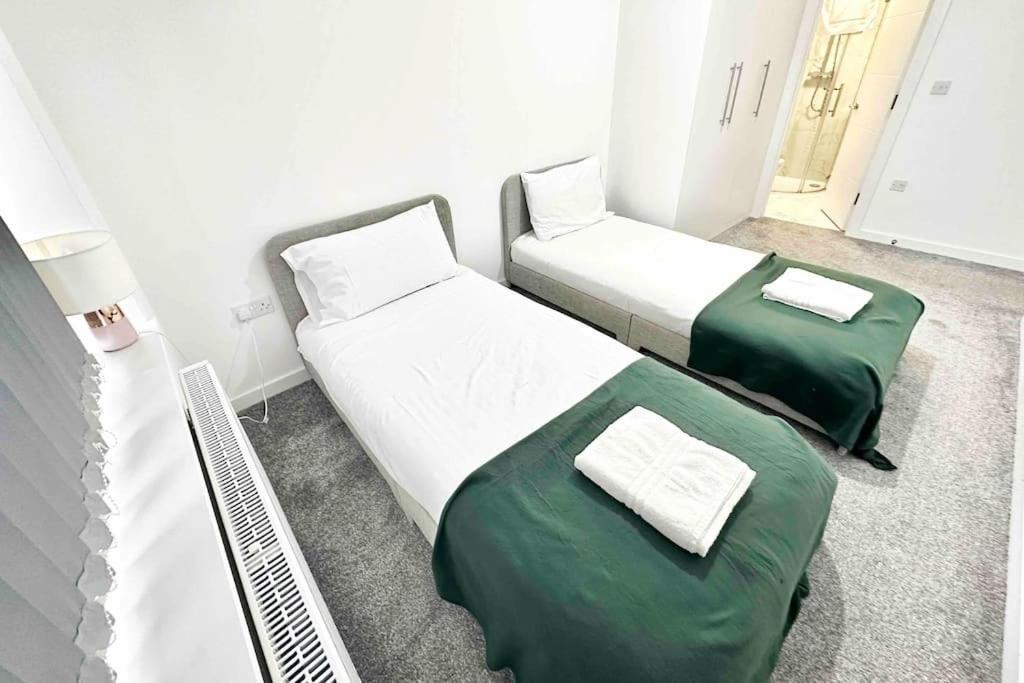 Paradigm House, Stunning 2-Bedroom Apartment 1, Free Parking, Oxford Exterior foto